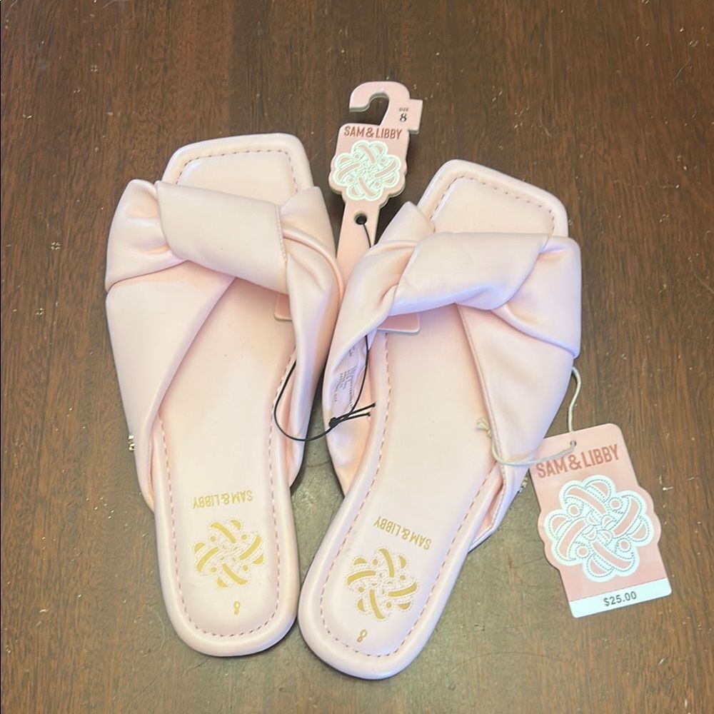 Sam & Libby pale pink flats Size 8
New